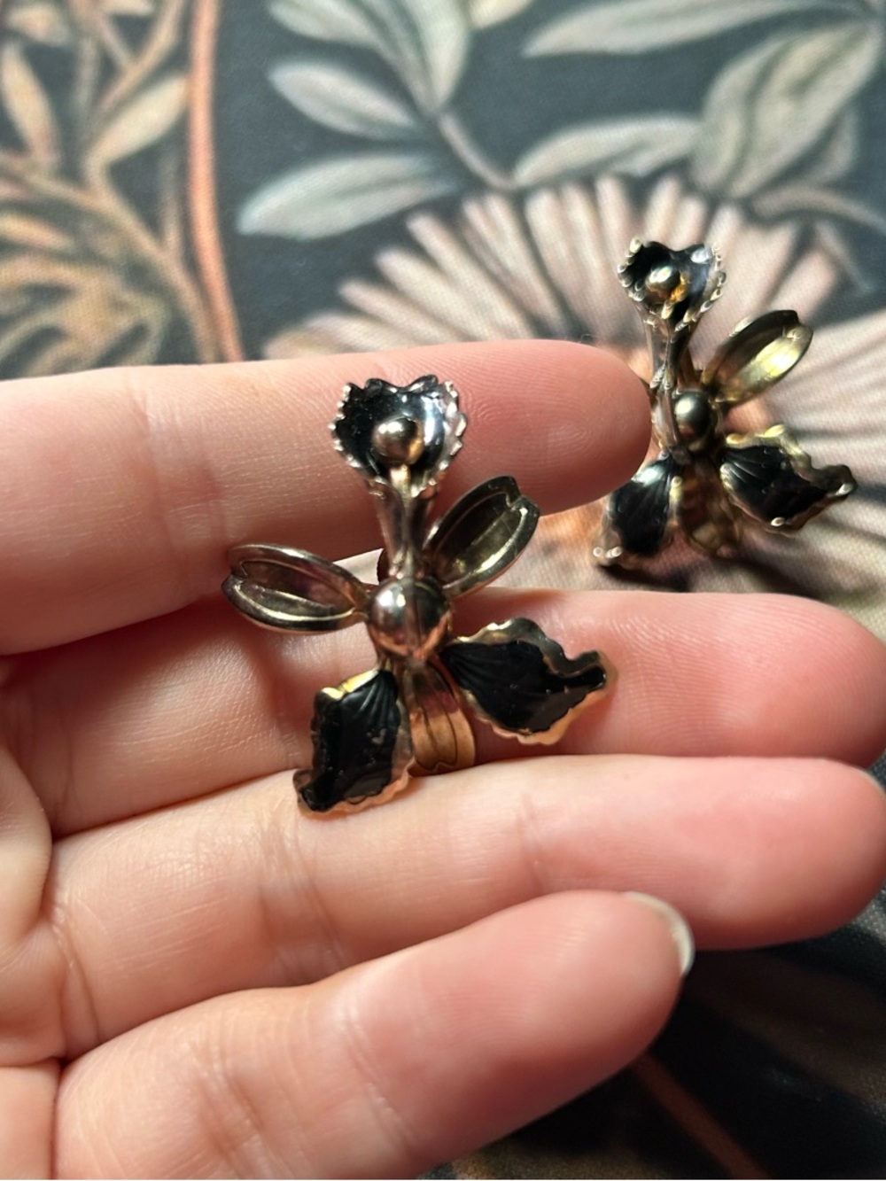 Vintage Floral Clip On Earrings Black Gold Tone Orchid/Calla Lily | Screw Back